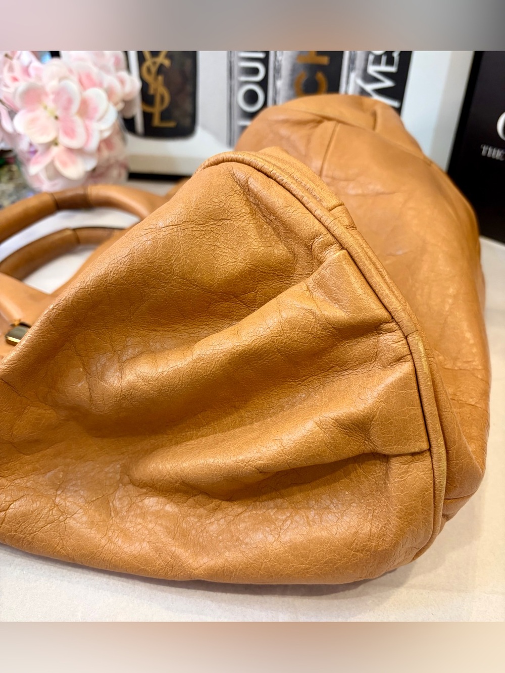 EUC!! CHLOÉ ETHEL Tan
Leather Satchel/Crossbody with Gold Hardware (Vintage) - Picture 12 of 16